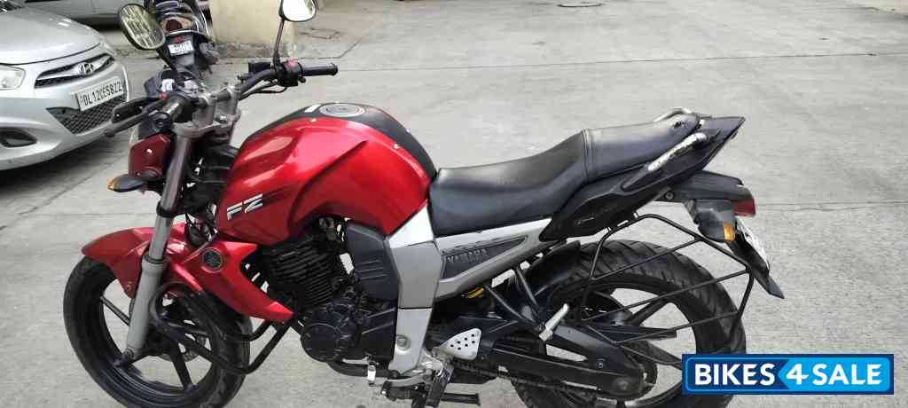 Red Yamaha FZ16