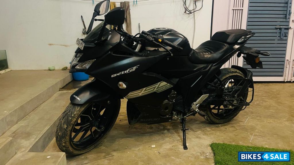 Suzuki Gixxer SF 250 BS6 Suzuki Gixxer SF 250 BS6