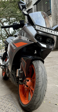 Metallic Sliver KTM RC 390 2020