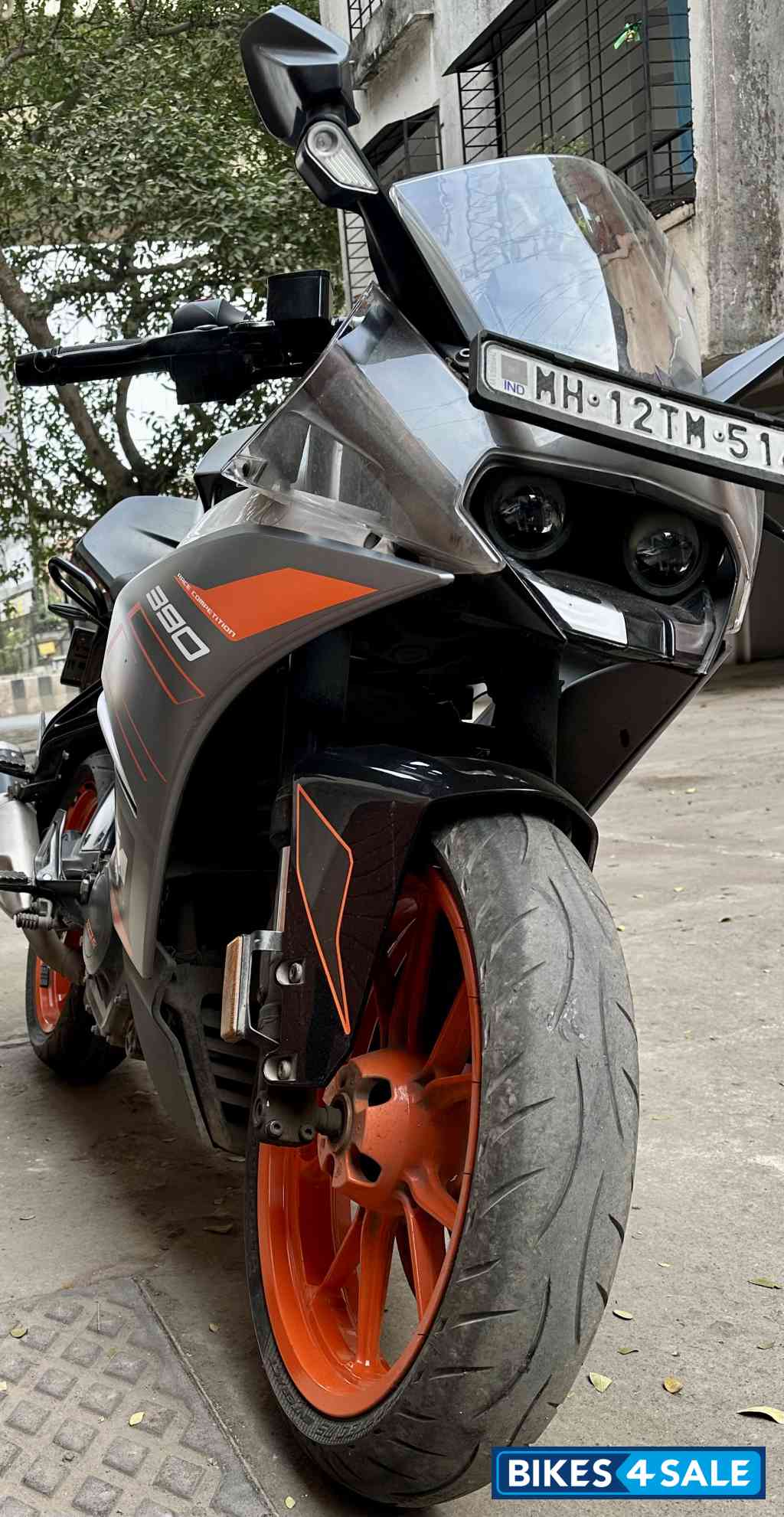 Metallic Sliver KTM RC 390 2020
