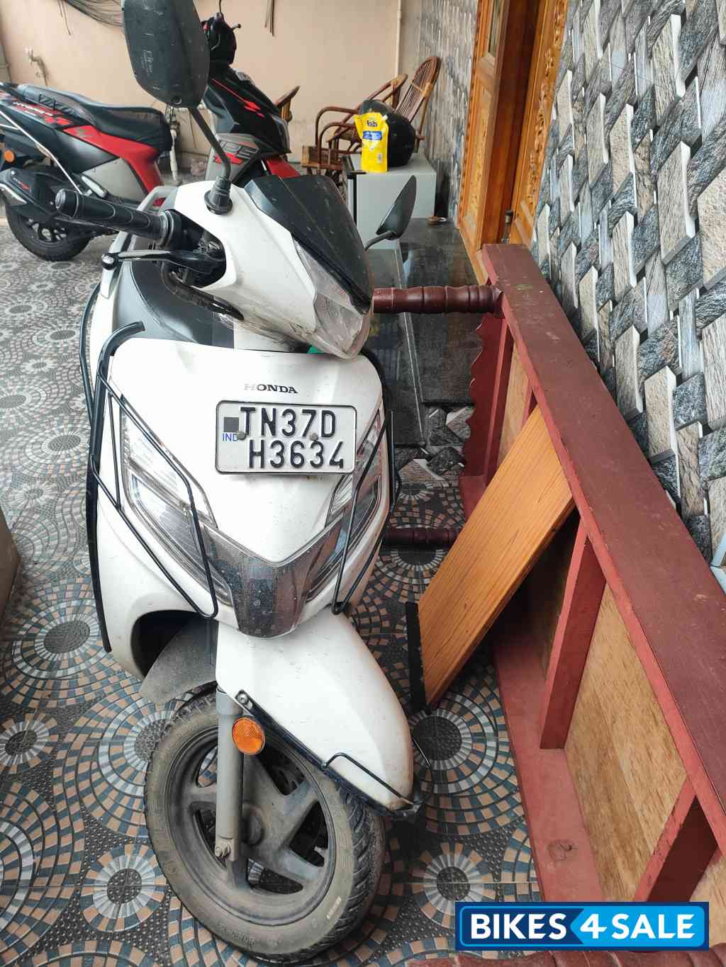 Pearl White Honda Activa 125