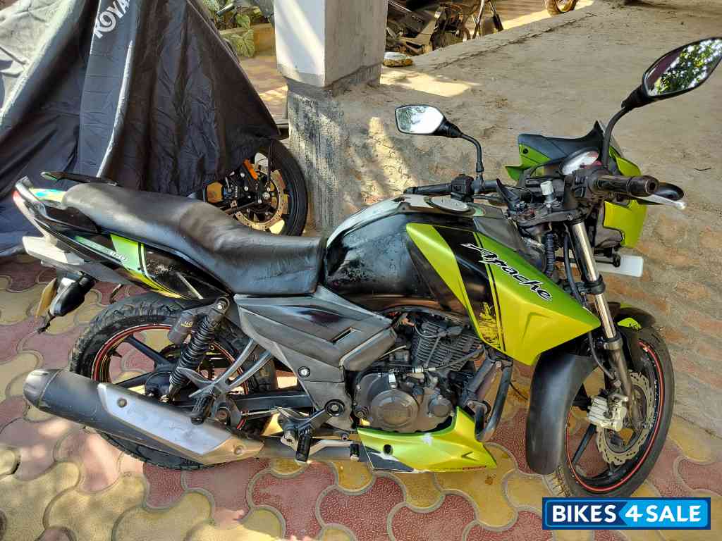 Green TVS Apache RTR 160