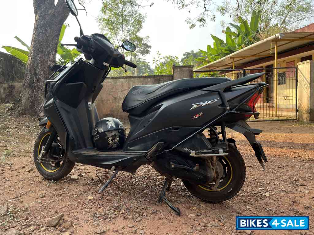 Black Honda Dio BS6