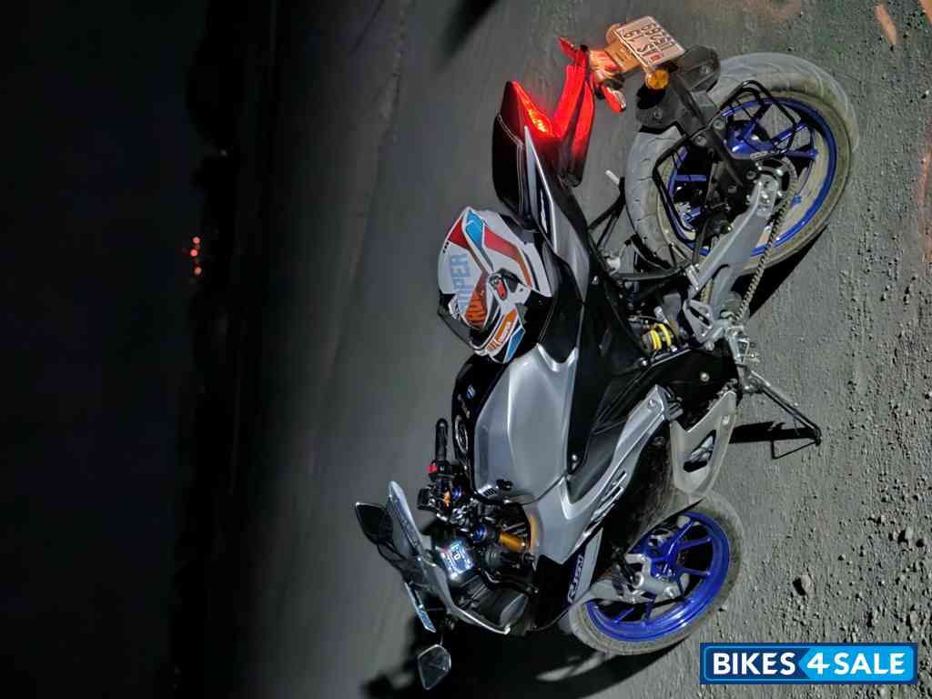 Yamaha R15M