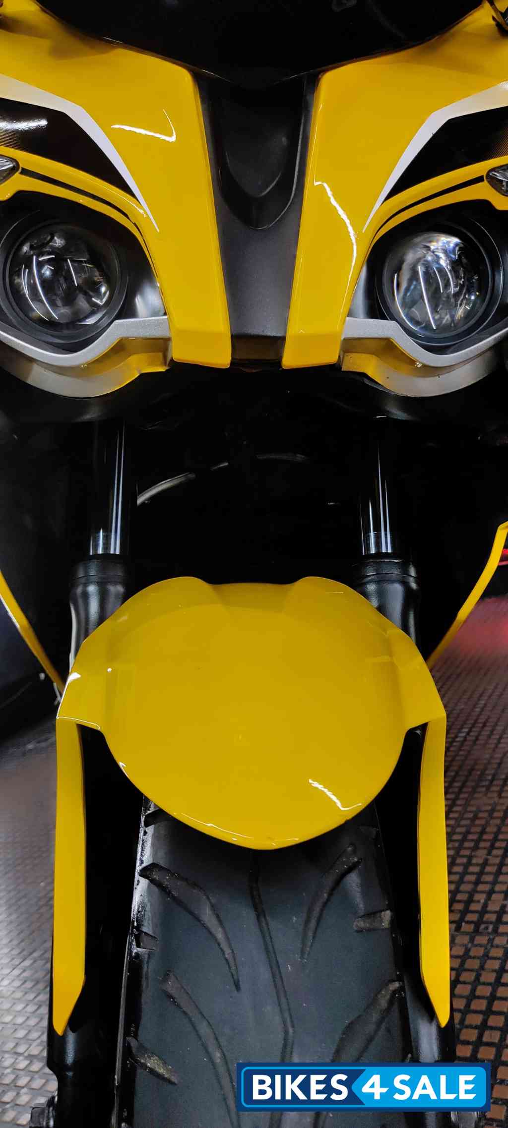 Yellow Bajaj Pulsar RS 200 ABS