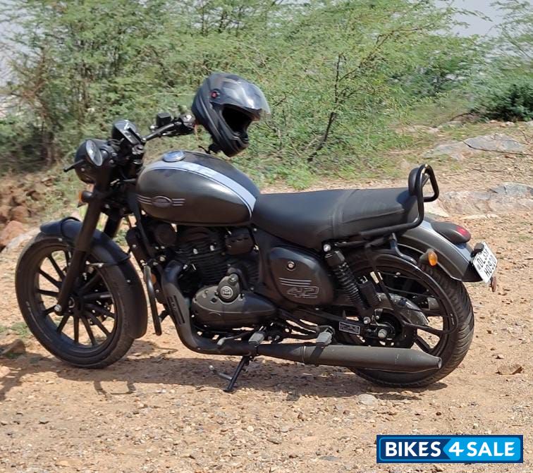 Jawa 42 Dual Channel ABS AllStar Black