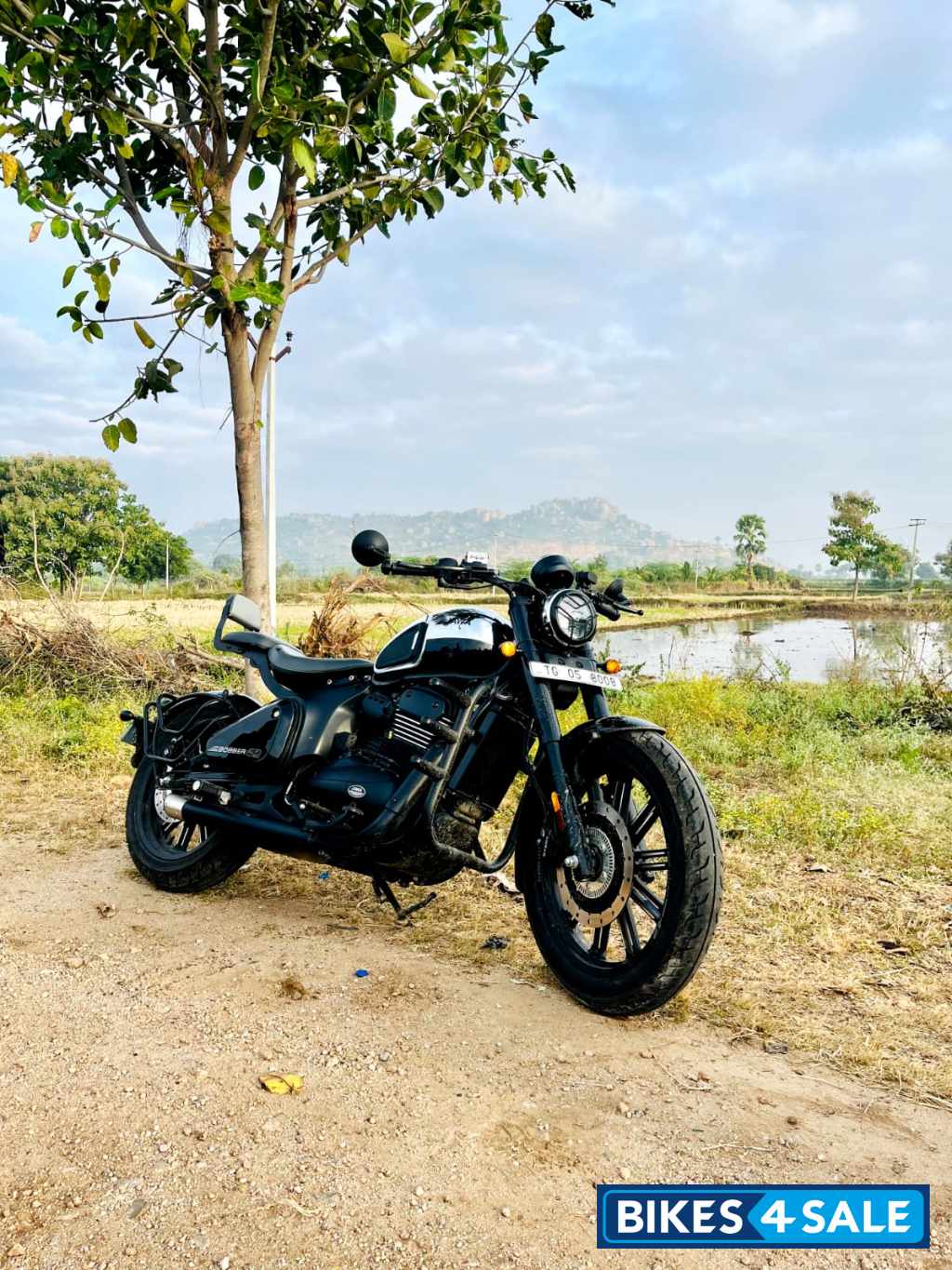 Black Mirror (chrome) Jawa 42 Bobber Black Mirror