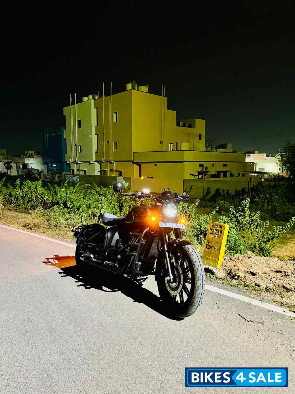 Black Mirror (chrome) Jawa 42 Bobber Black Mirror