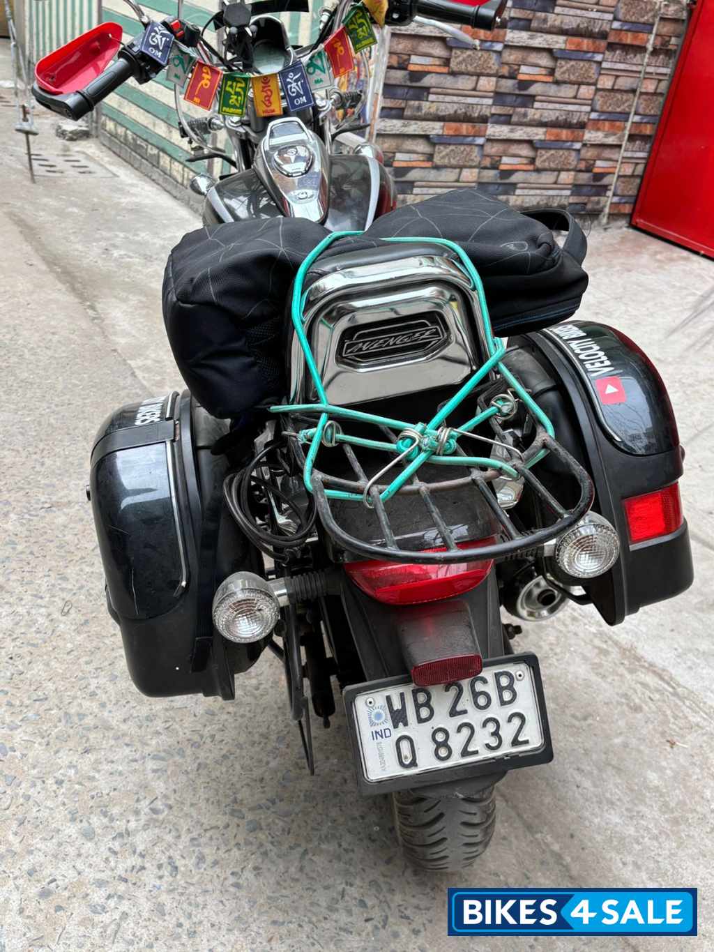 Black Bajaj Avenger Cruise 220 BS6