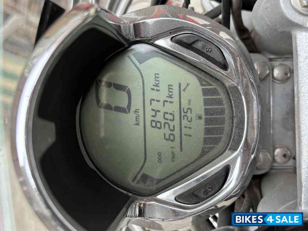 Black Bajaj Avenger Cruise 220 BS6