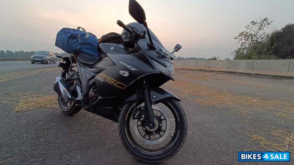 Matte Black Suzuki Gixxer SF 250