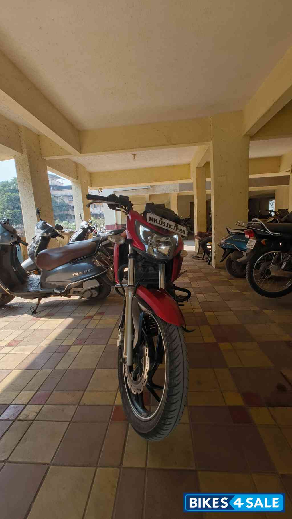 TVS Apache RTR 200 4V