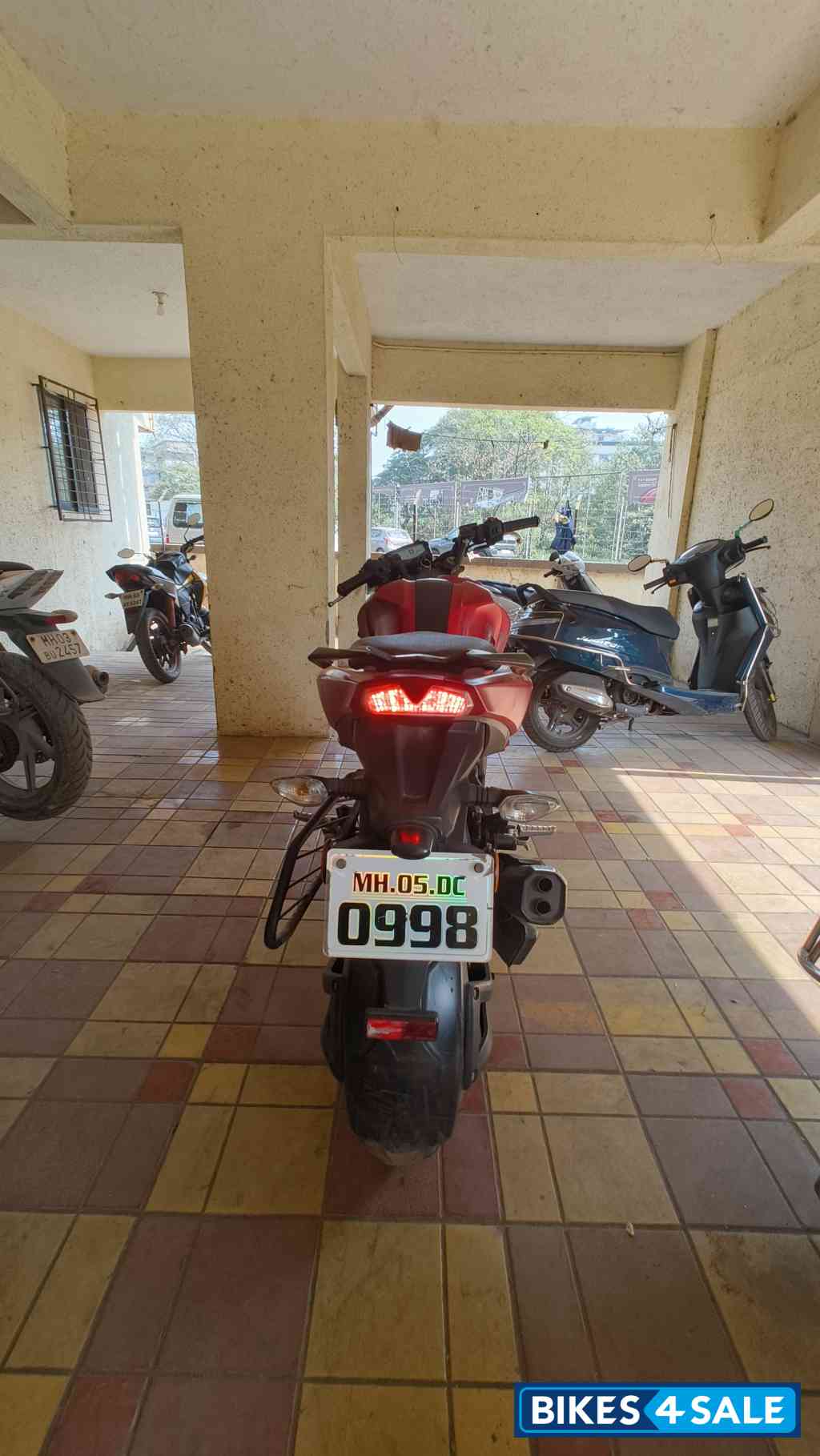 TVS Apache RTR 200 4V