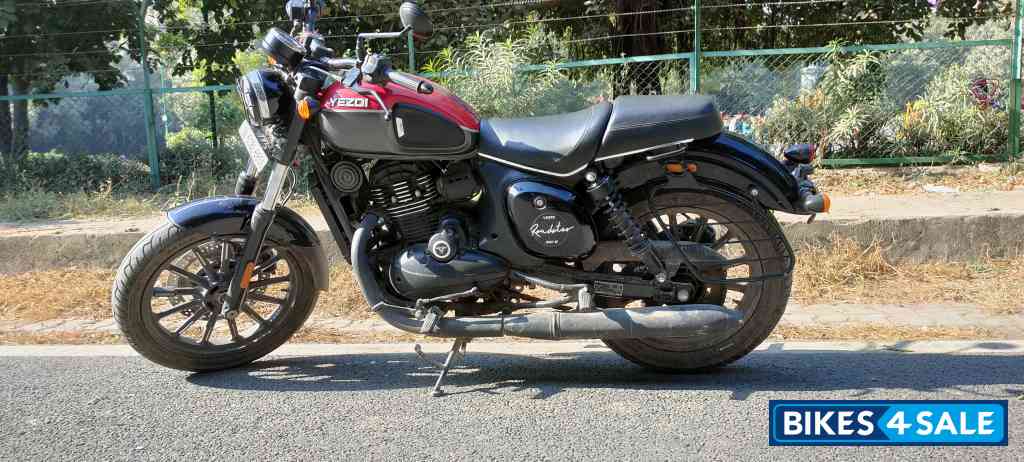 Yezdi Roadster Dual Tone