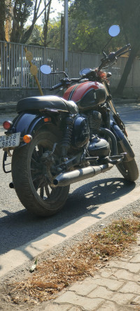 Yezdi Roadster Dual Tone