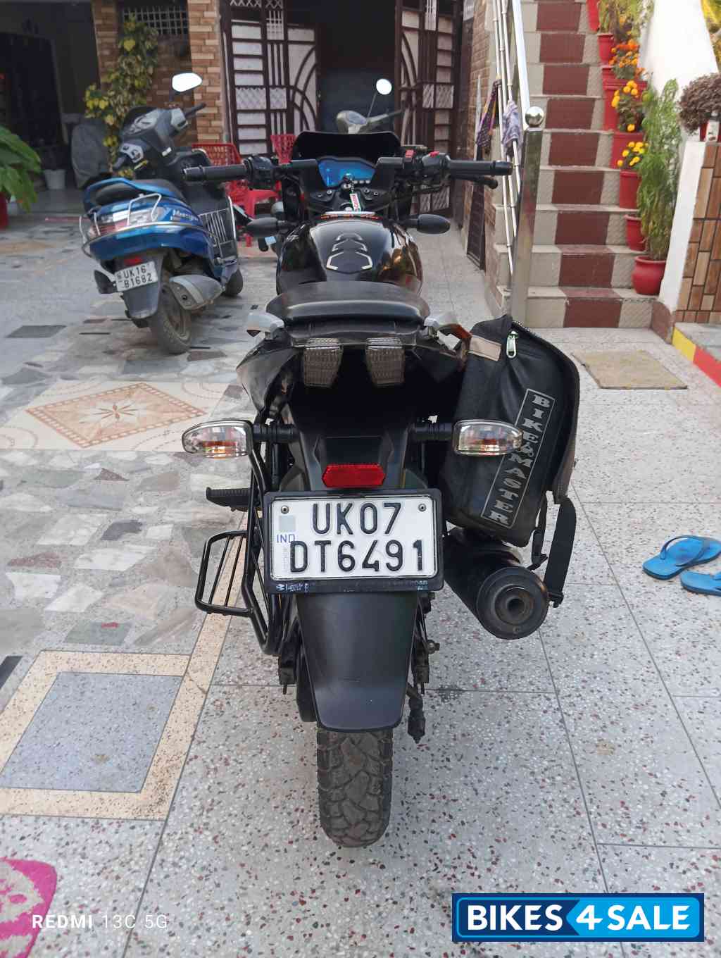 Black Bajaj Pulsar 125 Split Seat