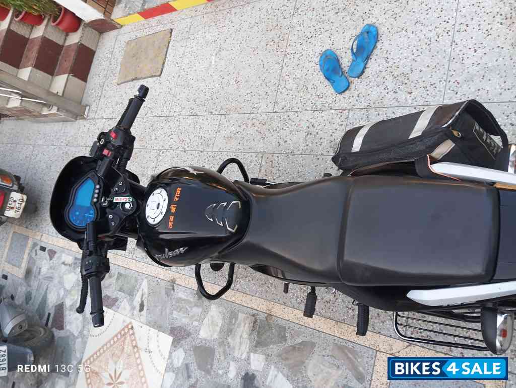 Black Bajaj Pulsar 125 Split Seat