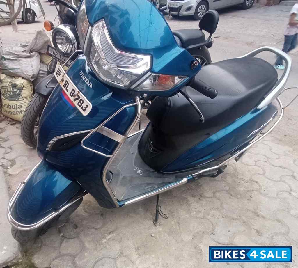 Blue Honda Activa 5G