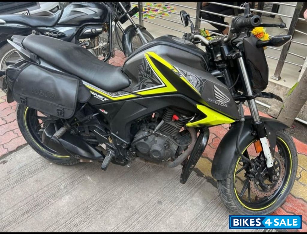 Honda CB Hornet 160R