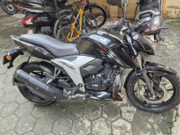 Black TVS Apache RTR 160 4V BS6