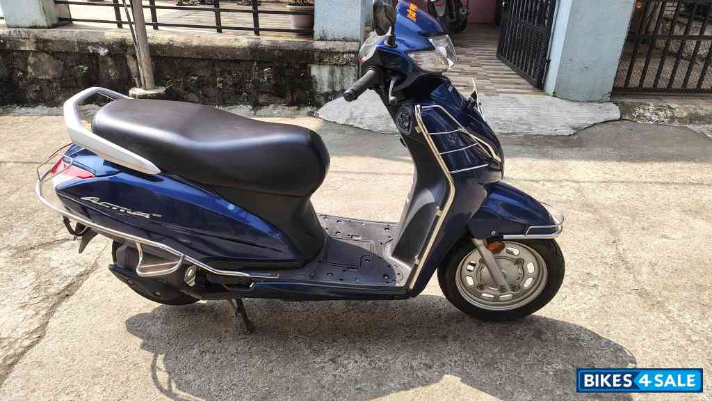 Blue Honda Activa 6G Dlx