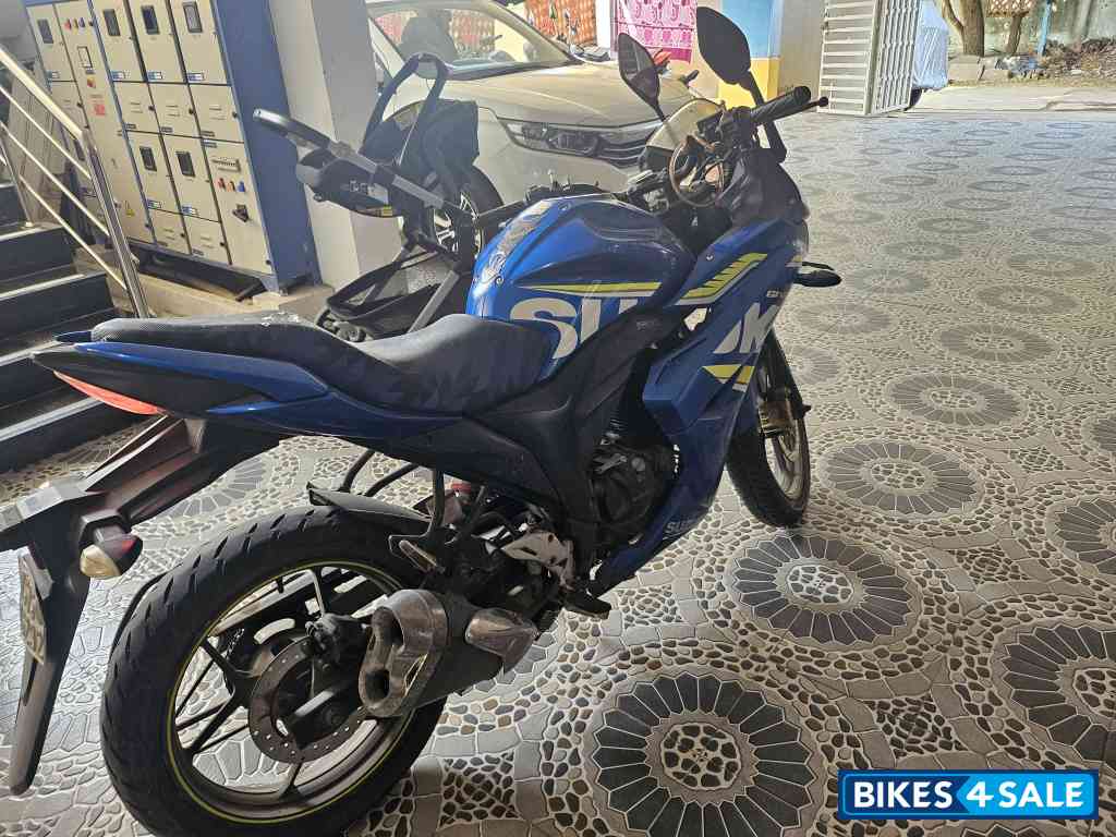 Suzuki Gixxer SF Fi