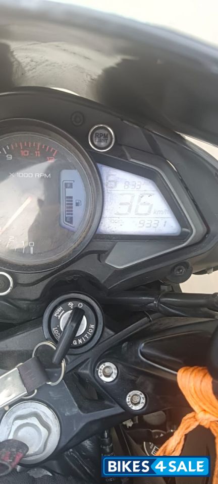 Glossy Ebony Black Bajaj Pulsar NS200