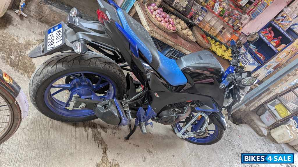 Black Honda CB Hornet 160R