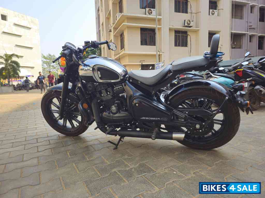 Chrome Jawa 42 Bobber Black Mirror