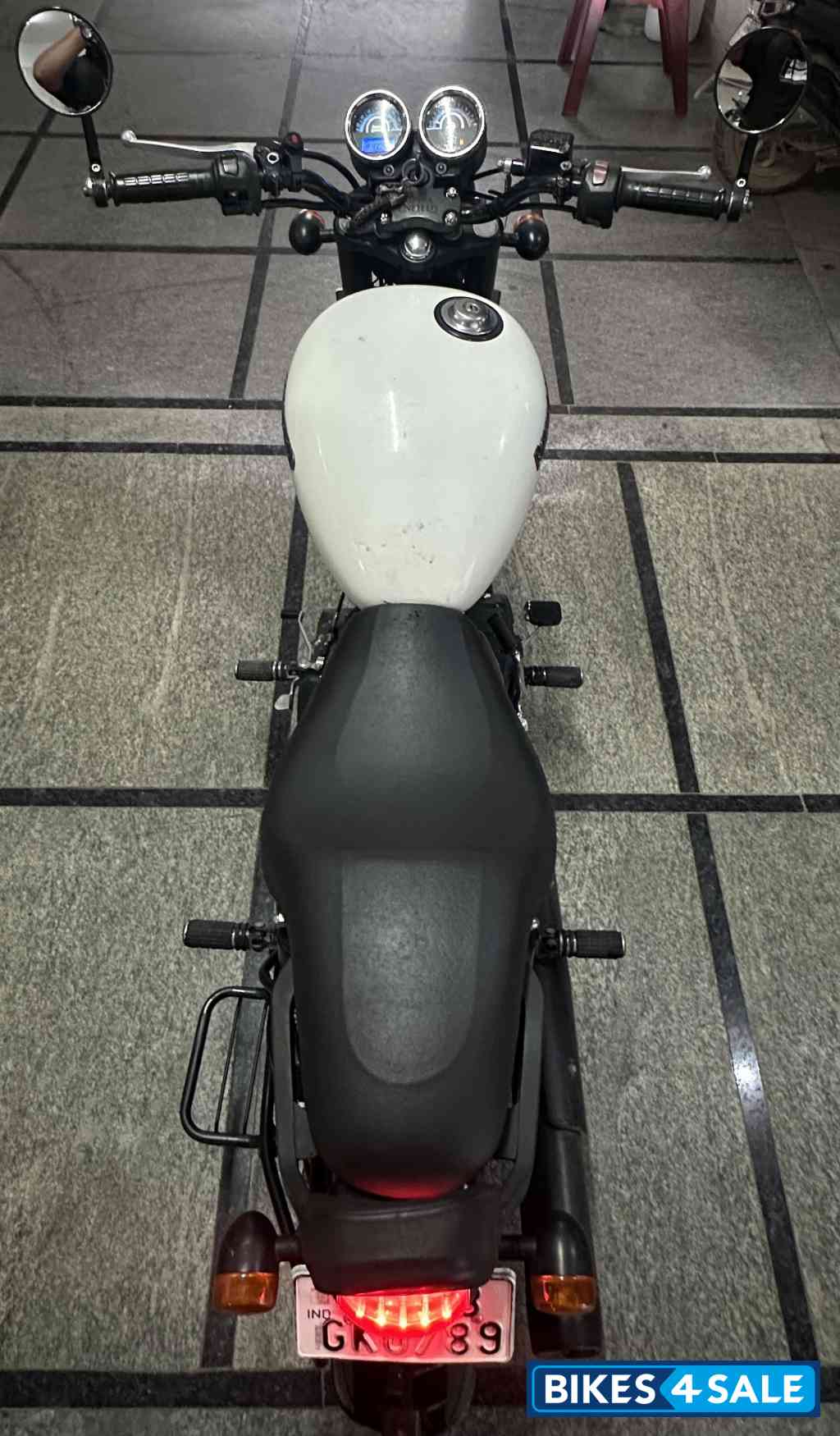 White Royal Enfield Thunderbird X 350