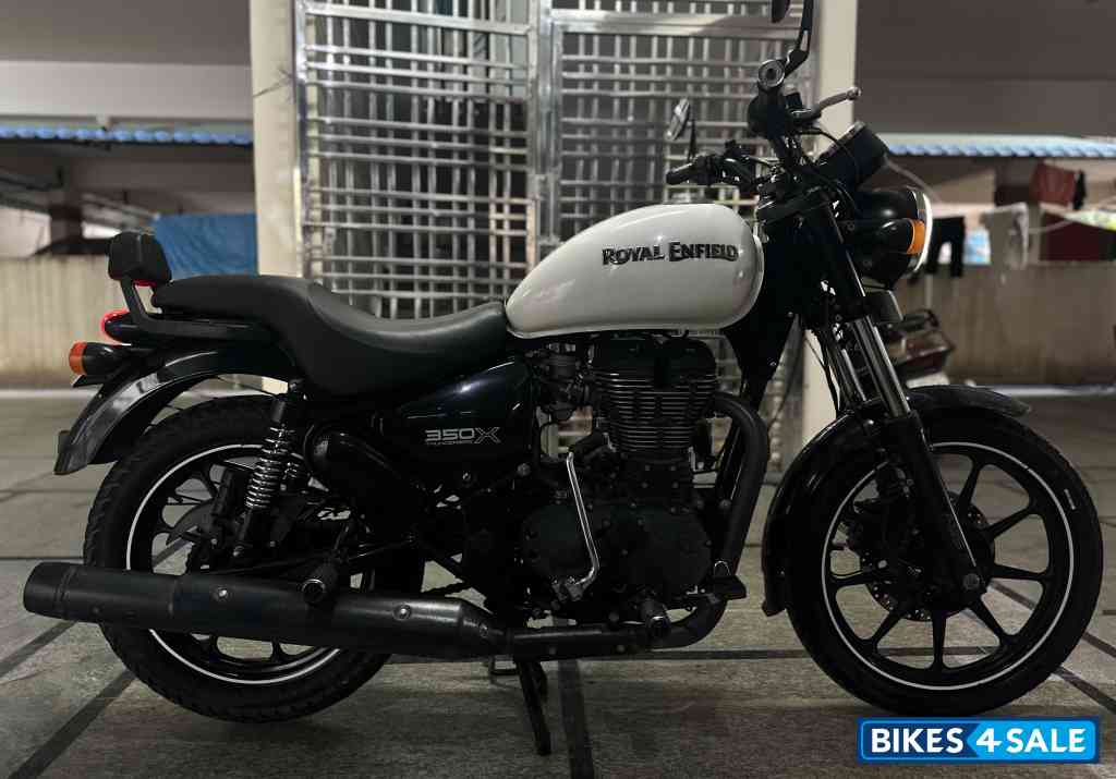 White Royal Enfield Thunderbird X 350