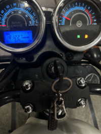 White Royal Enfield Thunderbird X 350