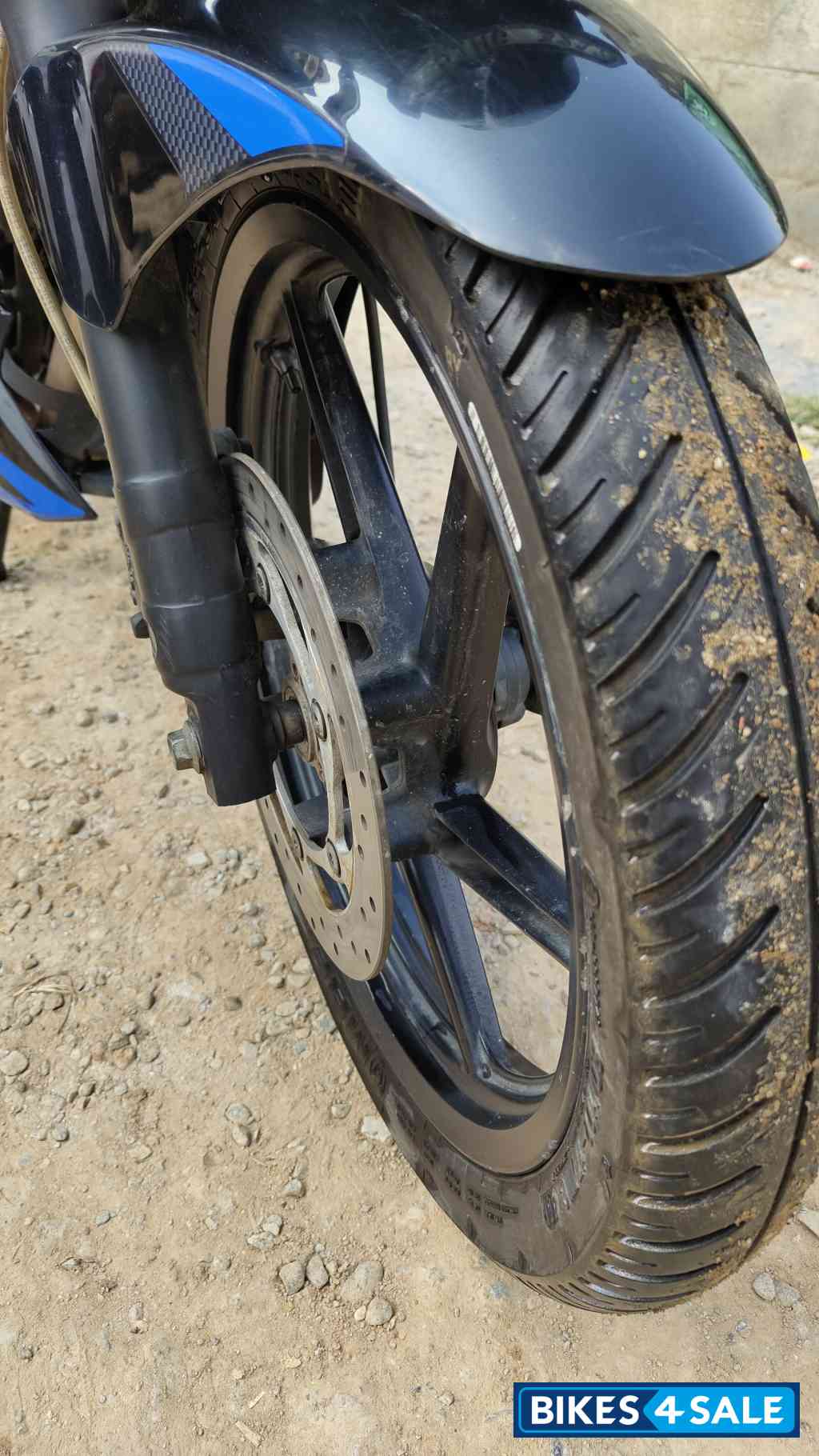 Bajaj Pulsar 220F