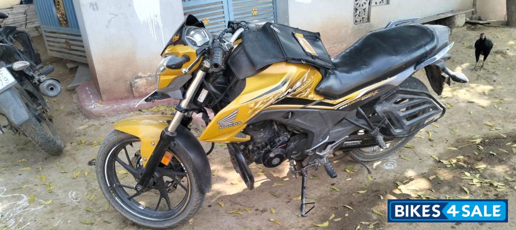 Honda CB Hornet 160R