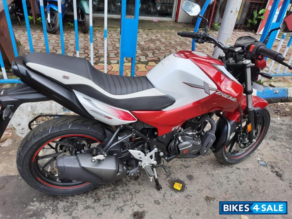 Red Hero Xtreme 160R 100 Million Edition