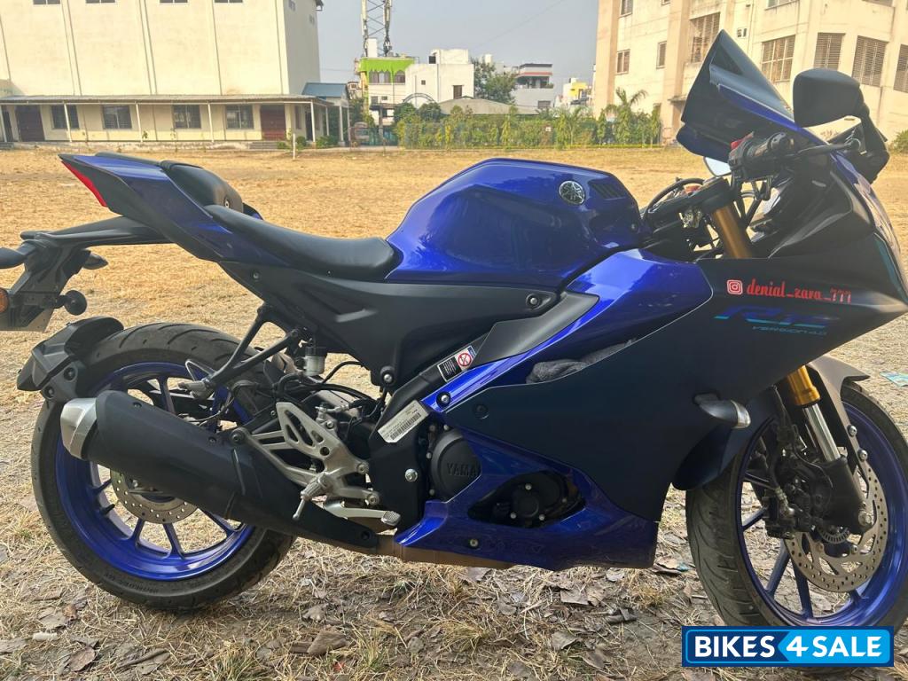 Blue Yamaha R15 V4