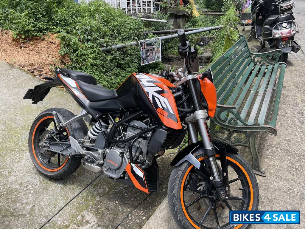 Orange KTM Duke 200
