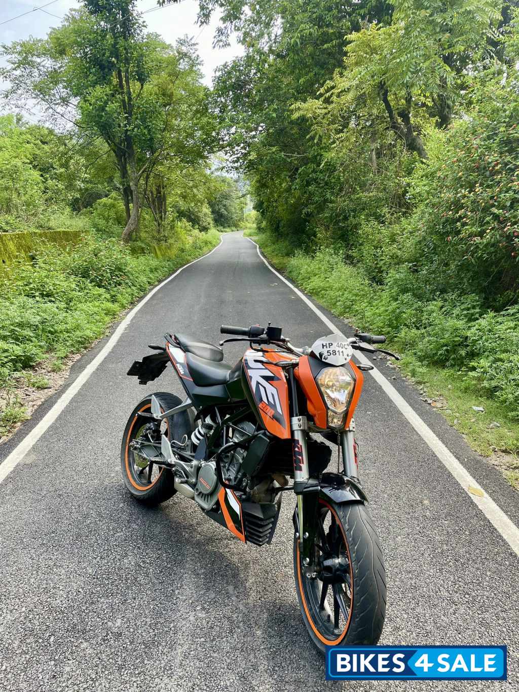 Orange KTM Duke 200