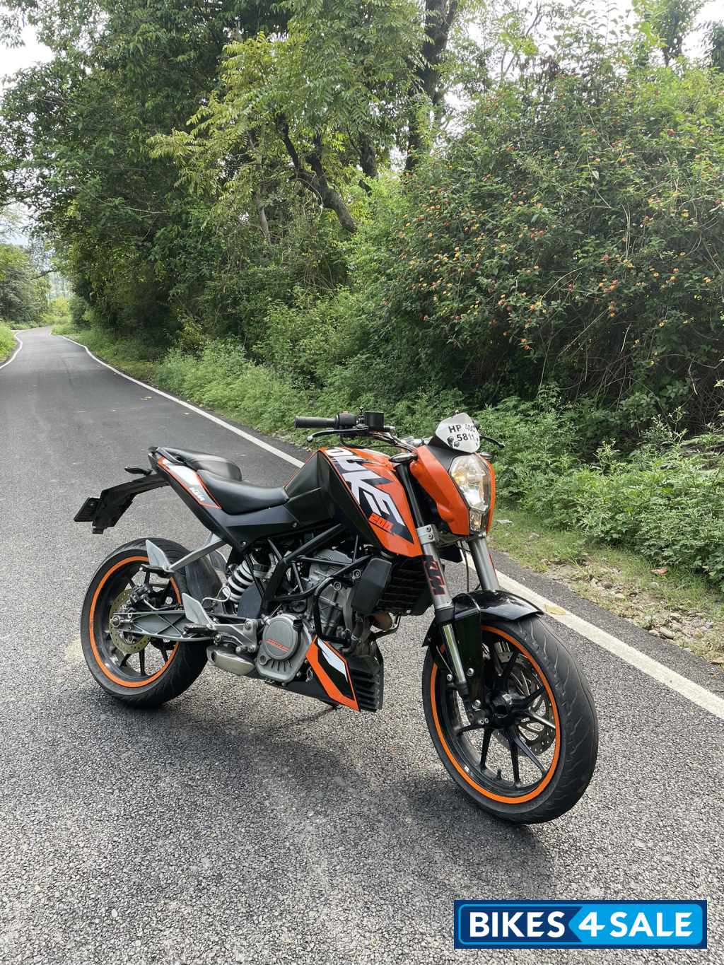 Orange KTM Duke 200