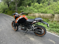 Orange KTM Duke 200