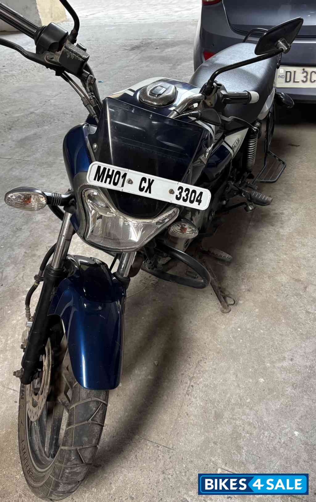 Bajaj V15