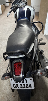 Bajaj V15