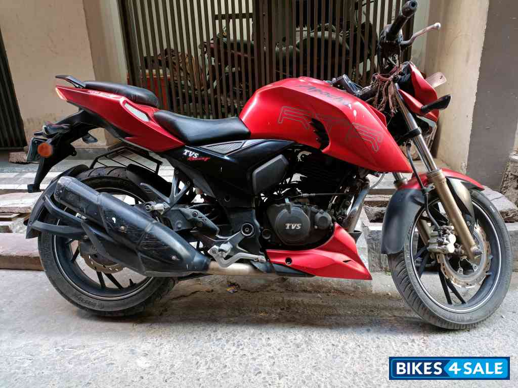 Red TVS Apache RTR 200 4V
