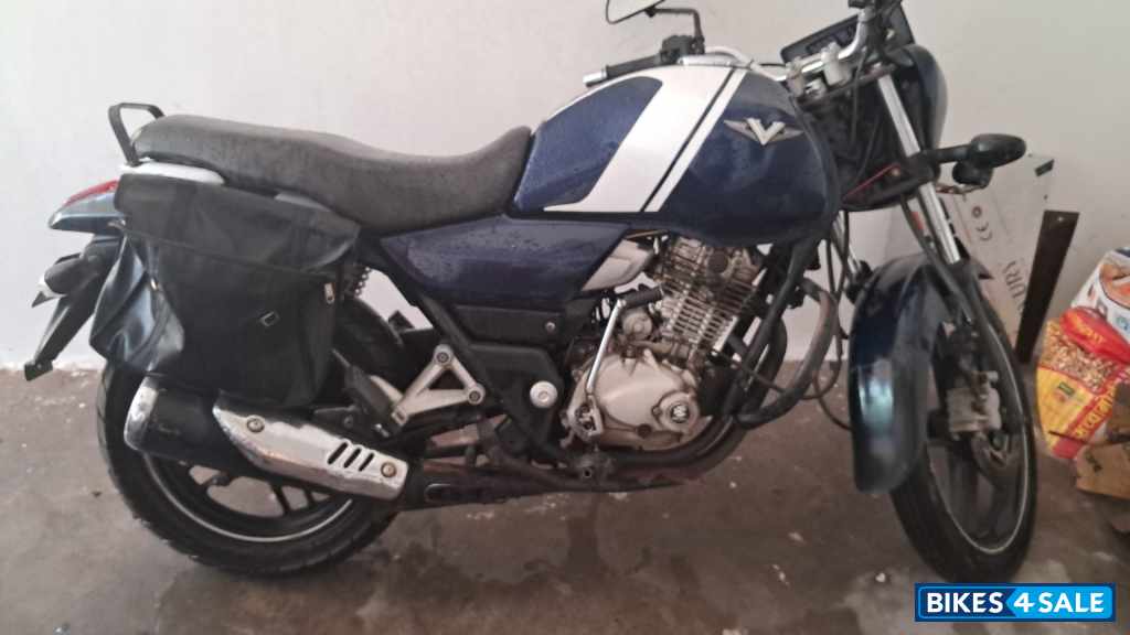 Bajaj V15