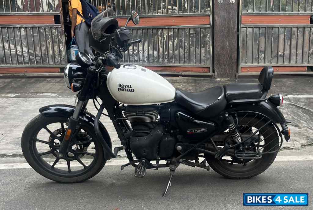 Royal Enfield Meteor 350 Fireball
