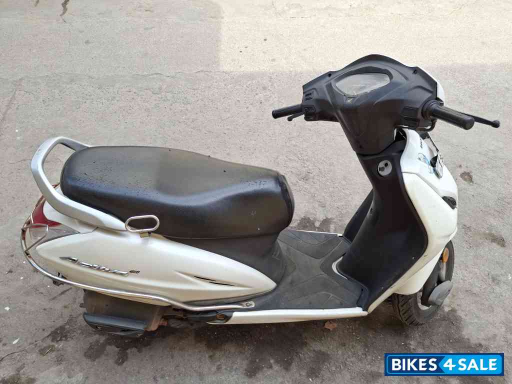 White Honda Activa