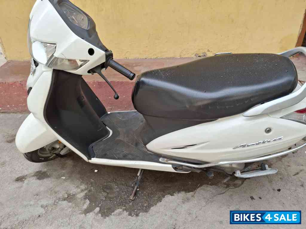 White Honda Activa