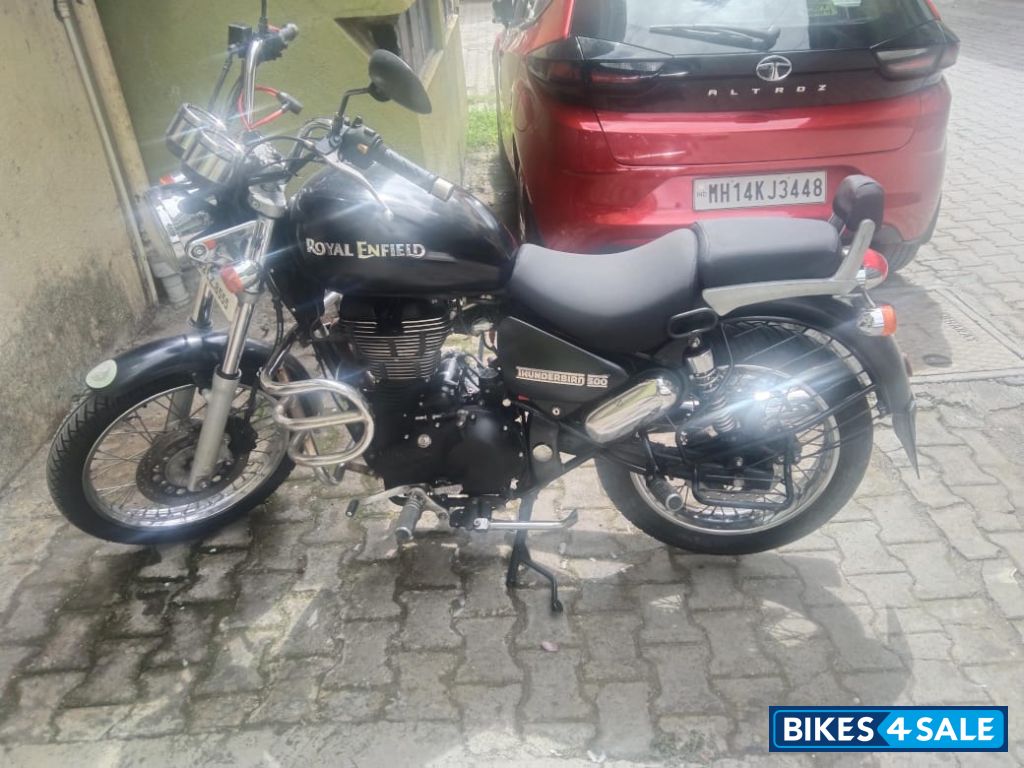 Balck Royal Enfield Thunderbird 500