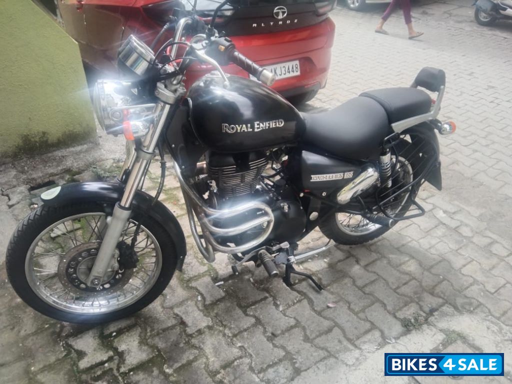 Balck Royal Enfield Thunderbird 500