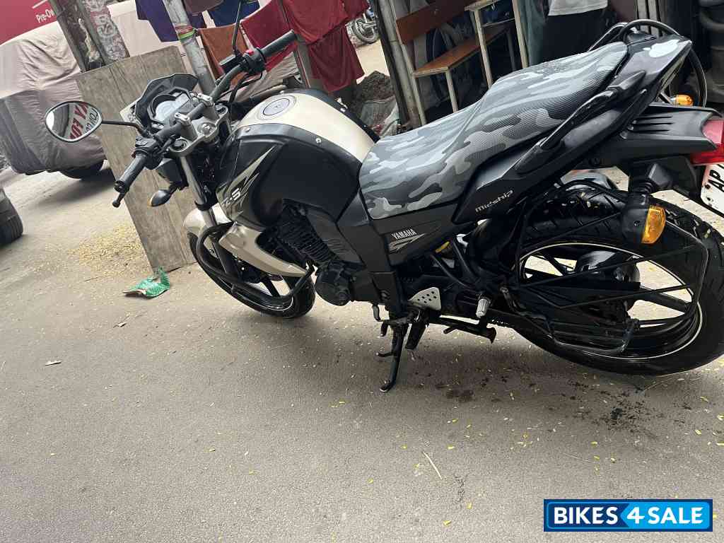 Black Gold Yamaha FZ-S